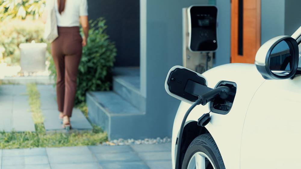 electrische auto thuis opladen